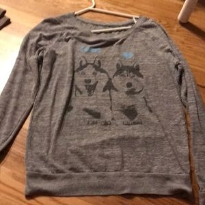 Cute Levi’s wolf t-shirt